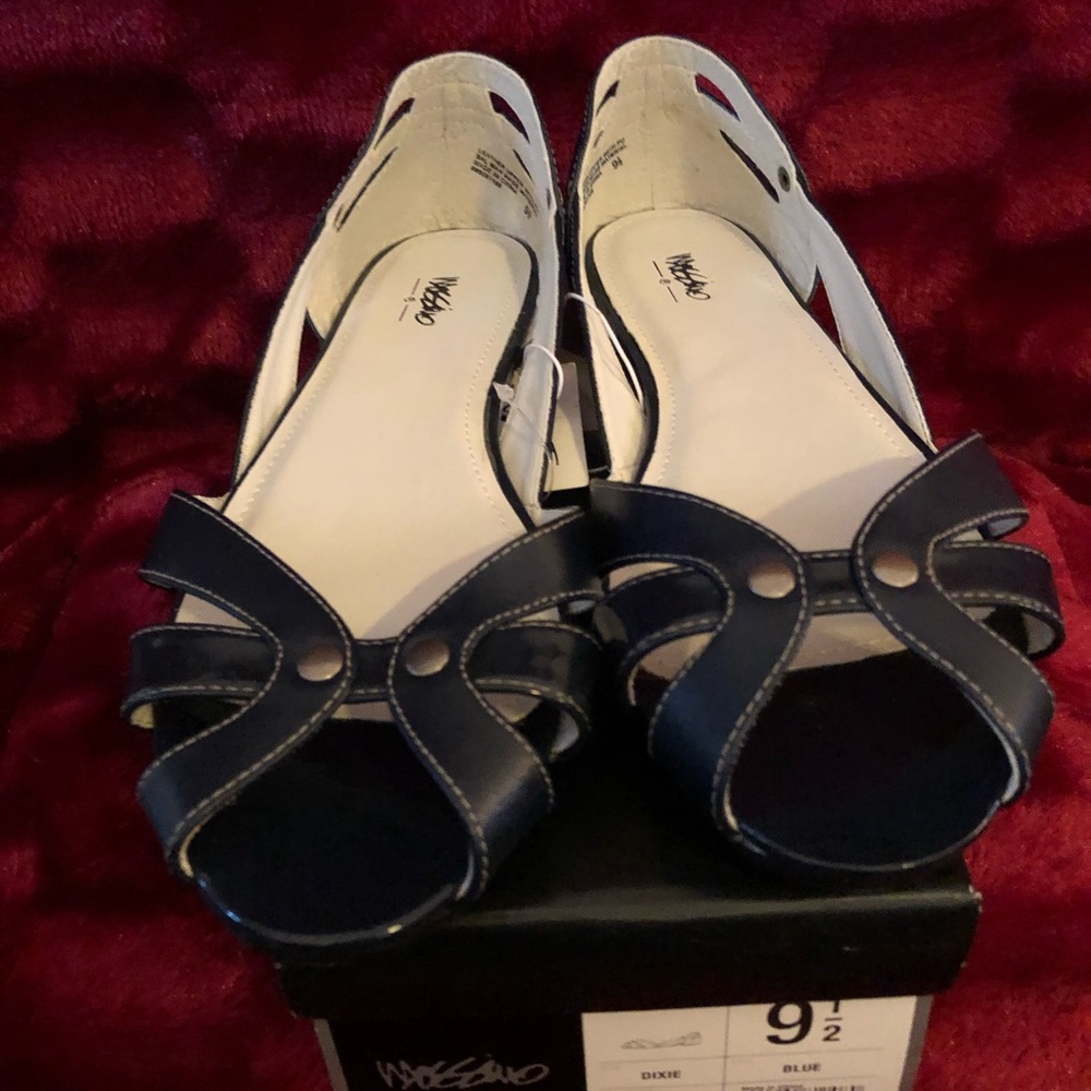 Flat shoes